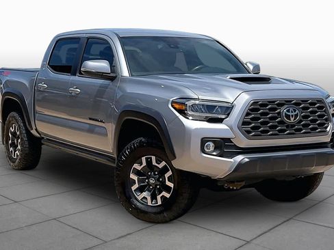 Used 2021 Toyota Tacoma TRD Off-Road w/ Technology Package AWD/4WD image 4