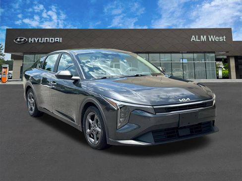 Used 2025 Kia K4 FWD image 3
