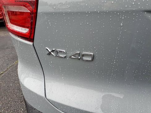 New 2026 Volvo XC40 B5 Core w/ Climate Package image 5