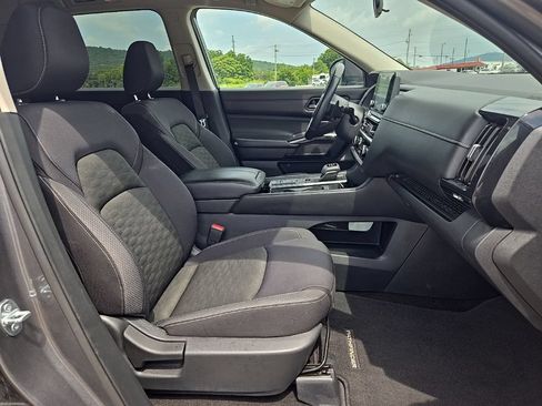 Used 2024 Nissan Pathfinder SV FWD image 21