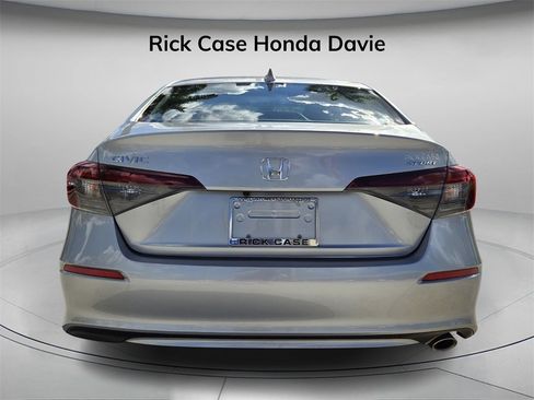 Used 2025 Honda Civic Sport image 6