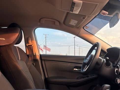 Used 2024 Nissan Sentra SV FWD image 29