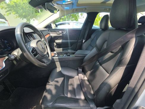 Used 2023 Volvo S60 B5 Plus AWD/4WD image 4