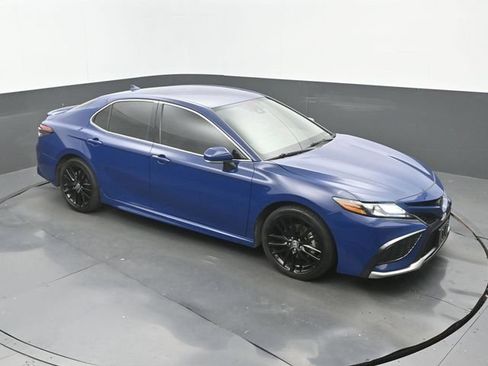 Used 2024 Toyota Camry XSE FWD image 13