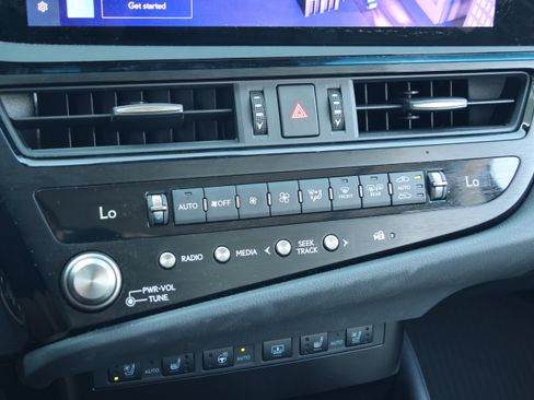 Certified 2025 Lexus ES 350 Ultra Luxury w/ Accessory Package (Z1) FWD image 27