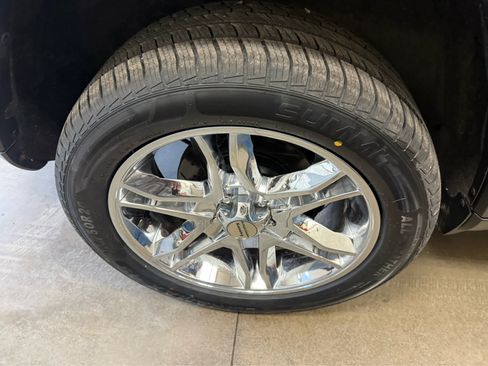 Used 2017 Jeep Grand Cherokee Limited w/ Luxury Group II AWD/4WD image 34