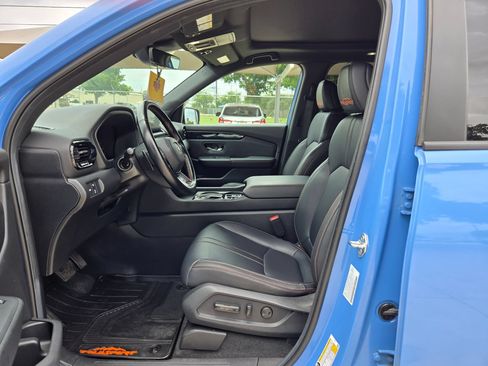 Used 2024 Honda Pilot TrailSport image 9