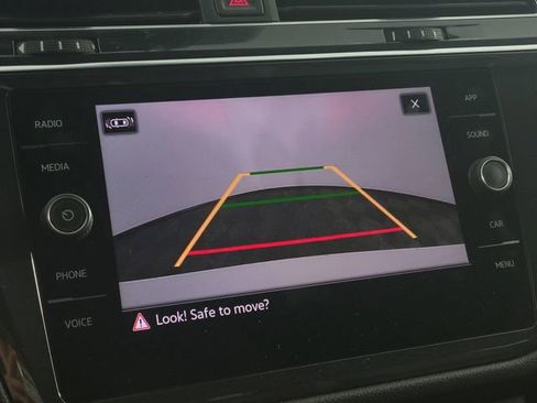 Used 2022 Volkswagen Tiguan SE R-Line image 20