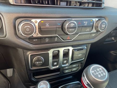 Used 2025 Jeep Wrangler Sport image 26