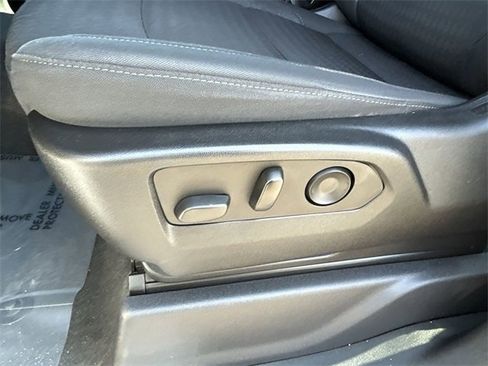 Used 2022 Chevrolet Silverado 1500 LT image 19