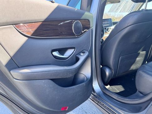 Used 2016 Mercedes-Benz GLC 300 4MATIC image 5
