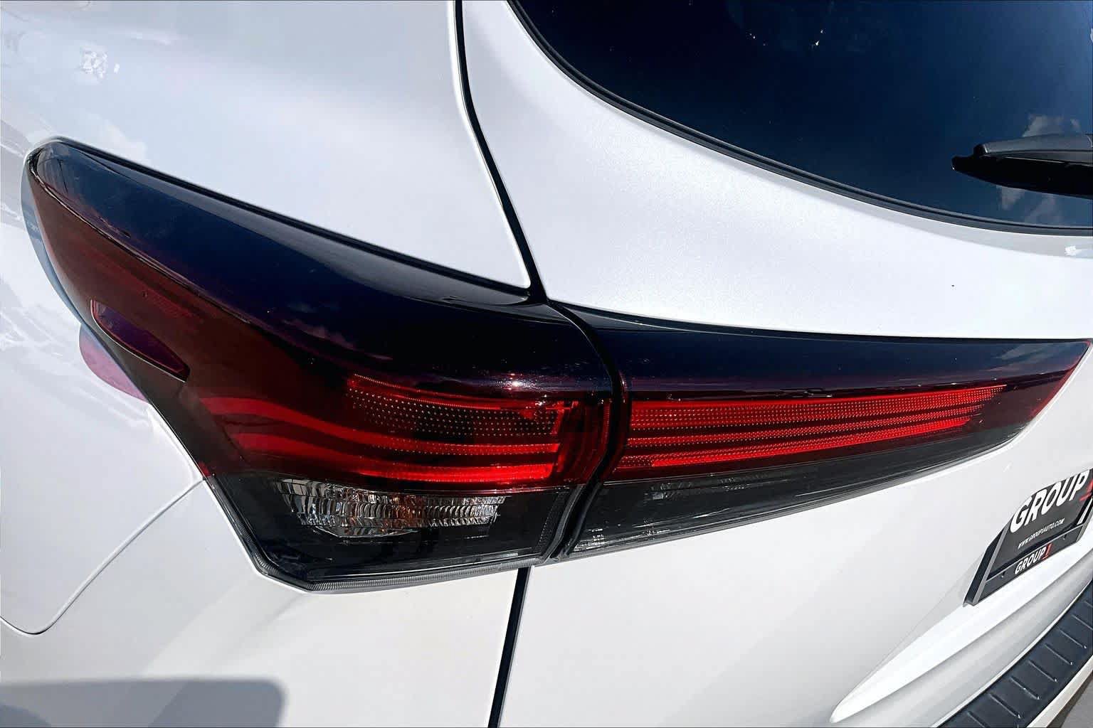 Used 2025 Toyota Highlander XLE FWD image 27