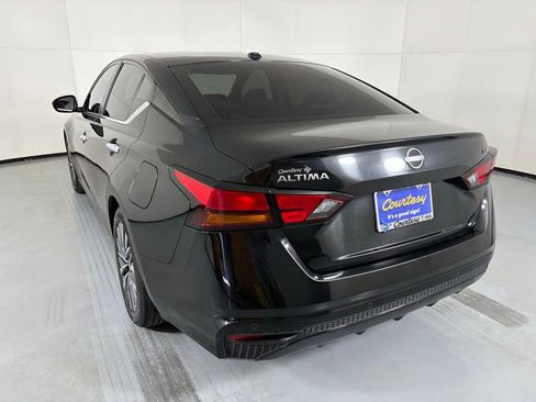 Used 2023 Nissan Altima 2.5 SV FWD image 6