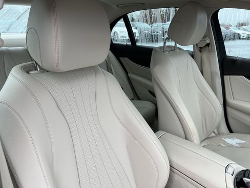 Used 2017 Mercedes-Benz E 300 image 35