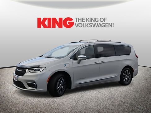 Used 2021 Chrysler Pacifica Pinnacle image 8