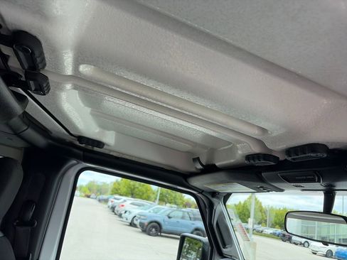 Used 2023 Jeep Wrangler Sport AWD/4WD image 14