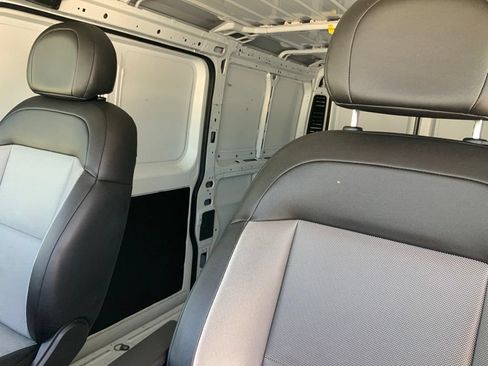 Used 2025 RAM ProMaster 2500 w/ Convenience Group FWD image 20