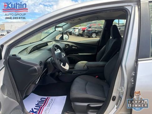 Used 2018 Toyota Prius Two FWD image 9