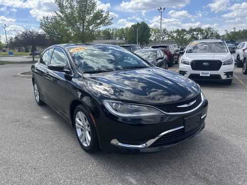 Used 2015 Chrysler 200 Limited w/ Convenience Group FWD image 2