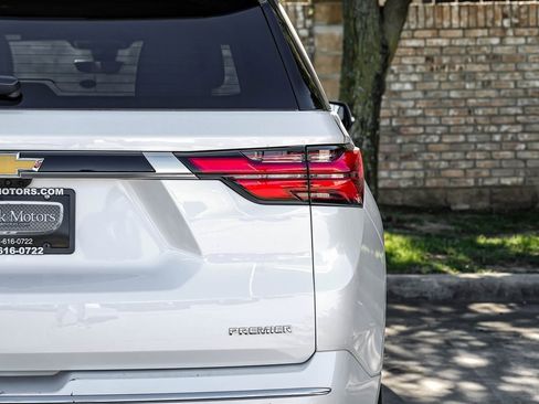 Used 2023 Chevrolet Traverse Premier image 60