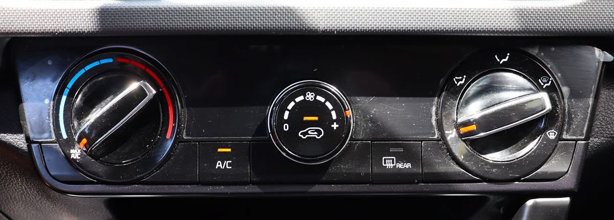 Used 2024 Kia Seltos LX AWD/4WD image 45