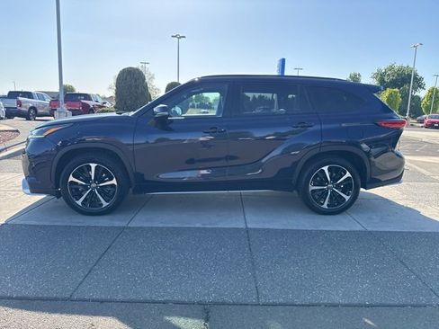 Used 2022 Toyota Highlander XSE image 9