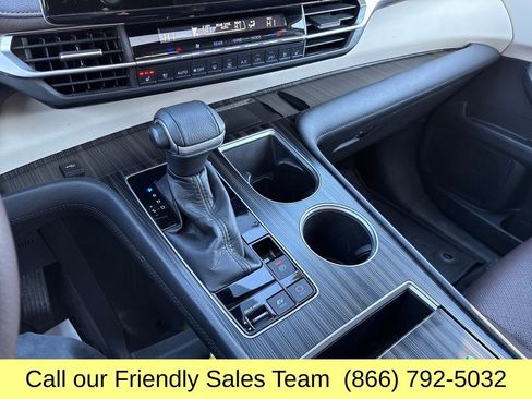 Certified 2022 Toyota Sienna Platinum image 27