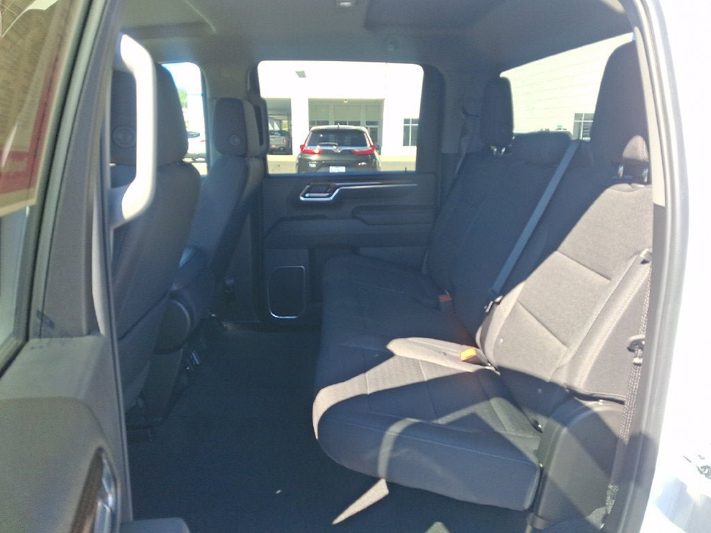 Used 2025 Chevrolet Silverado 2500 LT w/ Convenience Package AWD/4WD image 10