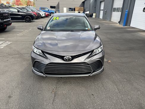 Used 2024 Toyota Camry LE image 9