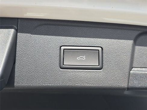 New 2026 Volkswagen Atlas SE image 29