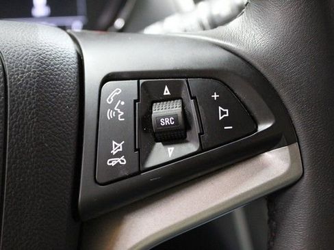 Used 2022 Chevrolet Trax LT w/ LT Convenience Package image 24