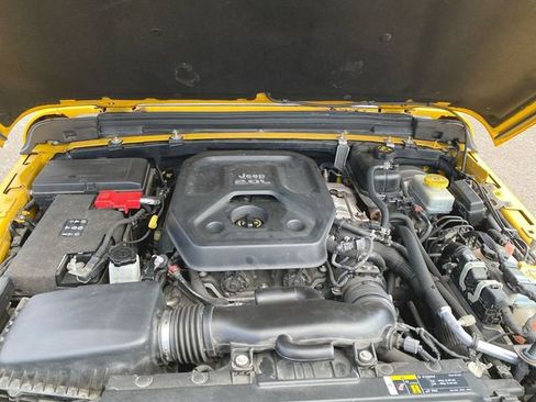 Used 2018 Jeep Wrangler Unlimited Sahara image 29