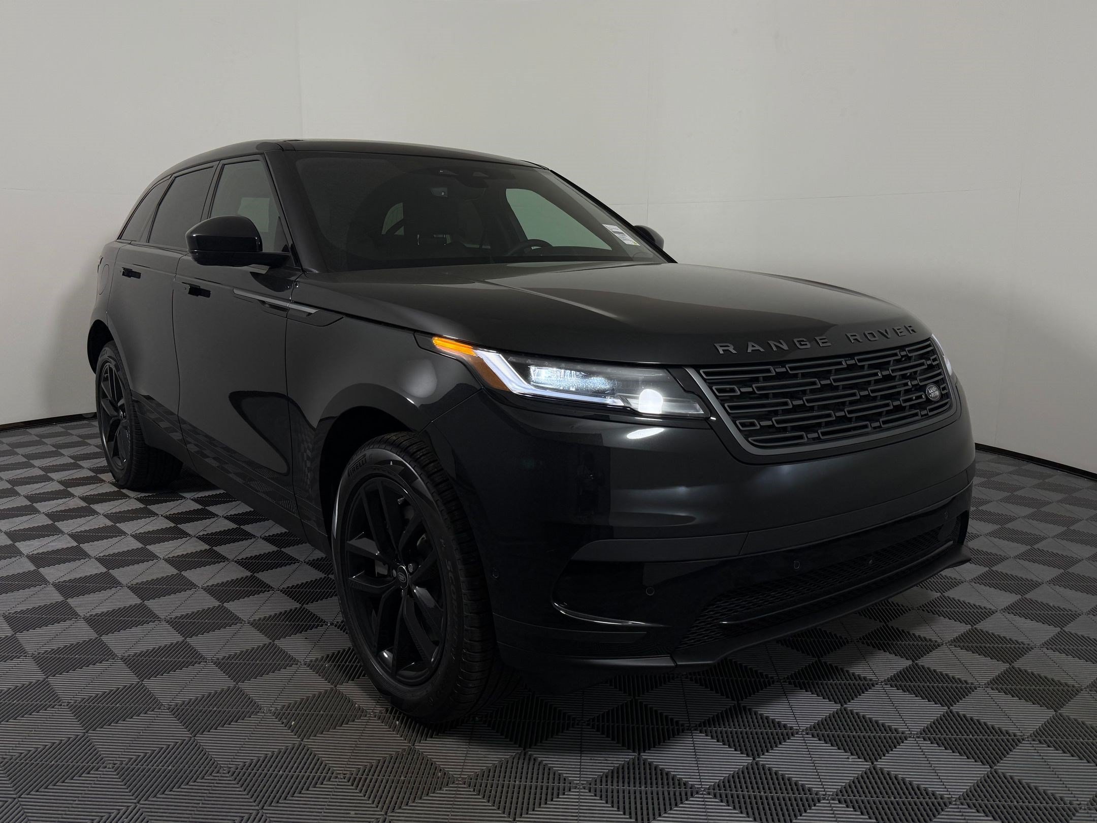 New 2026 Land Rover Range Rover Velar S AWD/4WD image 7