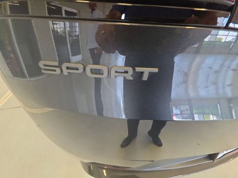 Used 2024 Land Rover Range Rover Sport SE AWD/4WD image 6