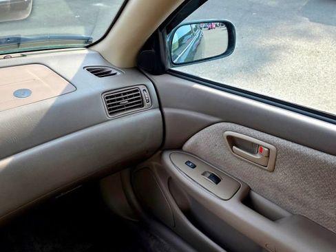 Used 2000 Toyota Camry LE FWD image 26