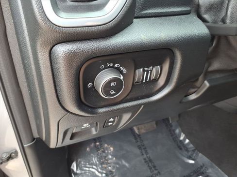 Used 2020 RAM 1500 Laramie AWD/4WD image 15