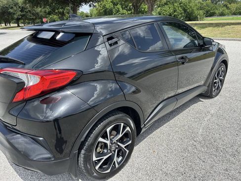 Used 2018 Toyota C-HR XLE FWD image 7