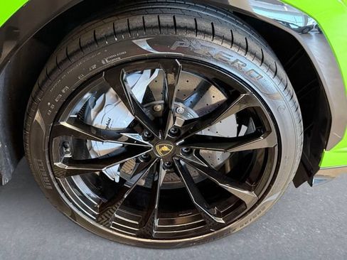 Used 2024 Lamborghini Urus S AWD/4WD image 7