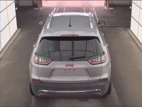 Used 2019 Jeep Cherokee Limited FWD image 4