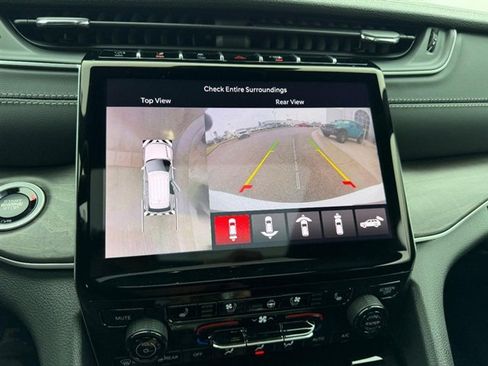 New 2025 Jeep Grand Cherokee L Limited w/ Luxury Tech Group II image 25