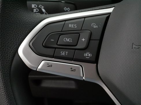 Certified 2022 Volkswagen Tiguan S image 25