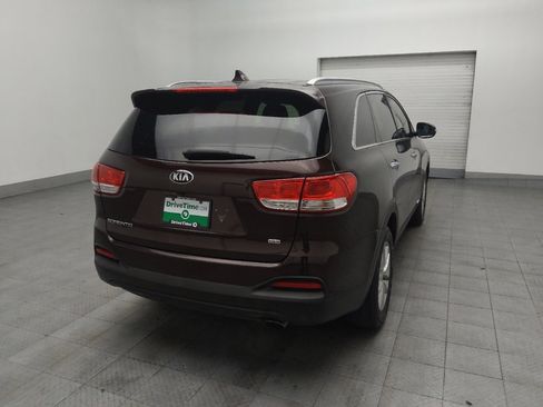 Used 2016 Kia Sorento LX image 9