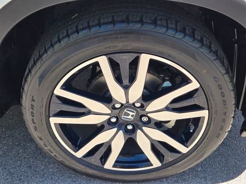 Certified 2022 Honda Pilot Touring image 9