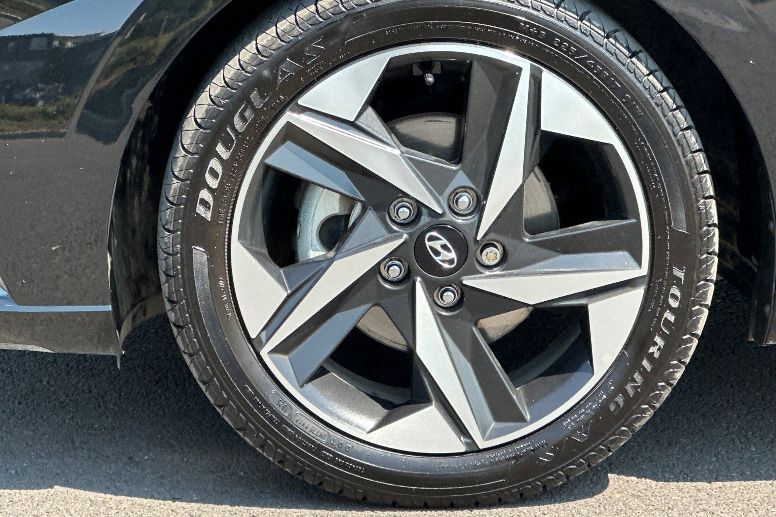 Used 2022 Hyundai Elantra Limited w/ Cargo Package FWD image 32