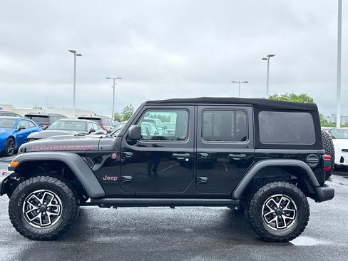 Used 2024 Jeep Wrangler Unlimited Rubicon w/ Technology Group AWD/4WD image 6