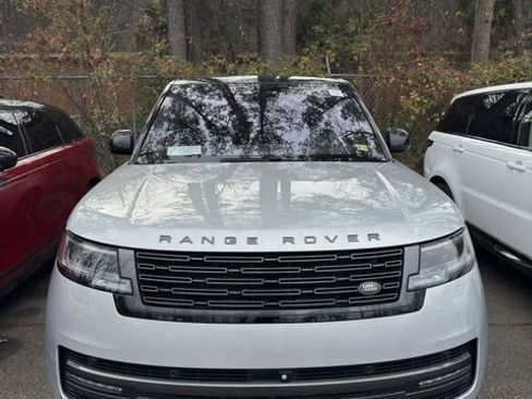Used 2023 Land Rover Range Rover SE image 4