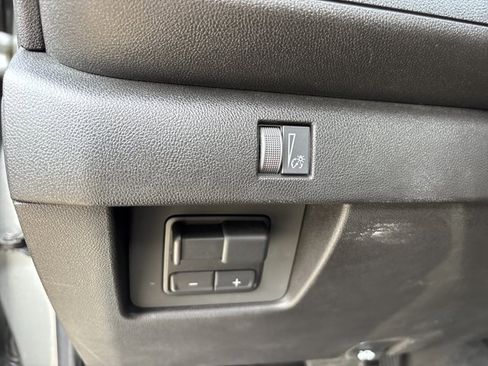 Used 2025 Chevrolet Colorado W/T w/ WT Custom Package image 19