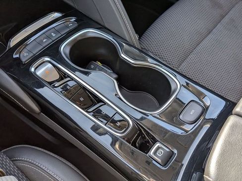 Used 2022 Buick Envision Preferred image 25