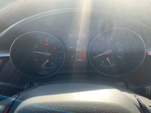 Used 2021 Toyota C-HR LE image 20