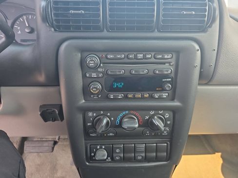 Used 2003 Chevrolet Venture Warner Brothers w/ Security Package FWD image 17